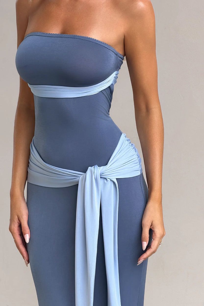 Kleid „Skulpturale Gelassenheit“